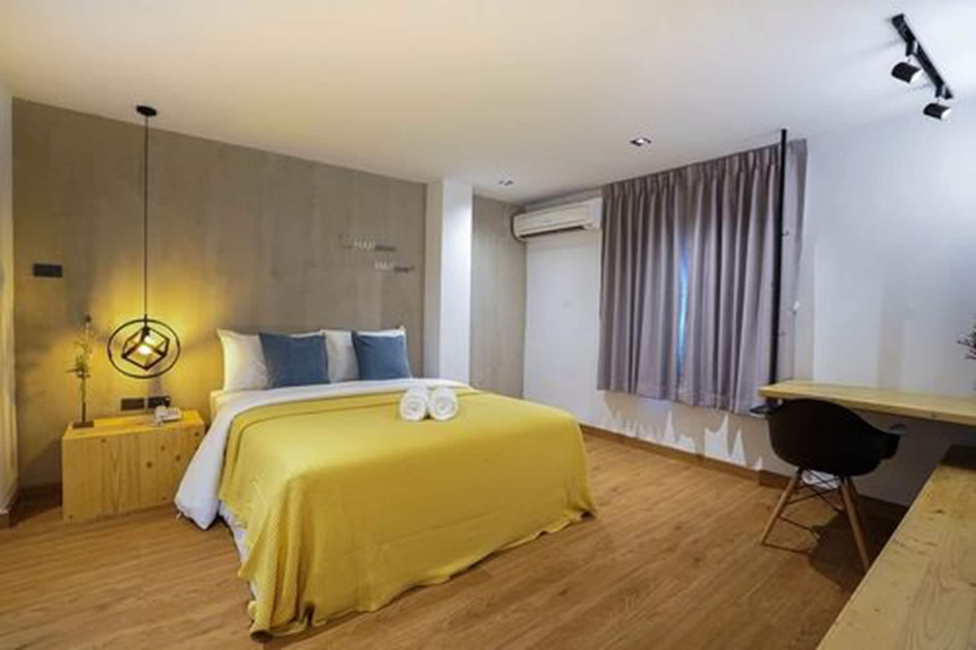 Hap@Sathorn Hotel Banguecoque Exterior foto