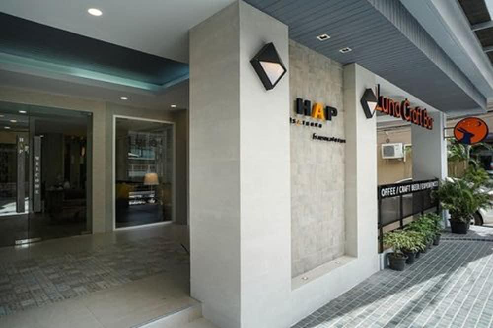 Hap@Sathorn Hotel Banguecoque Exterior foto