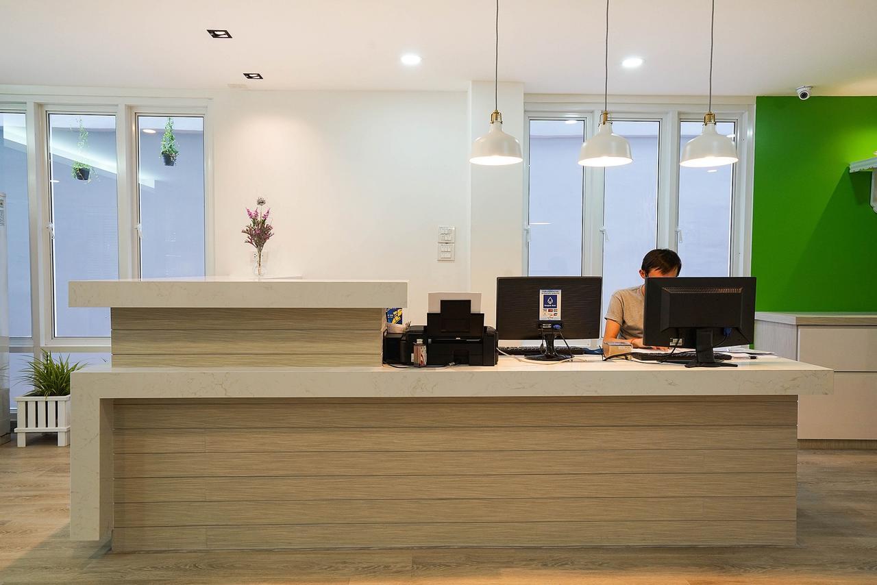 Hap@Sathorn Hotel Banguecoque Exterior foto